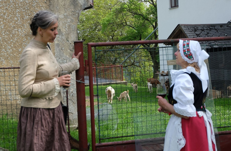 Herečka M. Tallerová v roli K. Světlé 